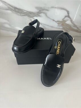 CHANEL Black Leather Slingback Loafer Flats with Gold CC Logo